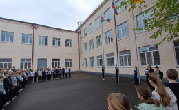 Понедельник с флагами и "Разговоры о важном"